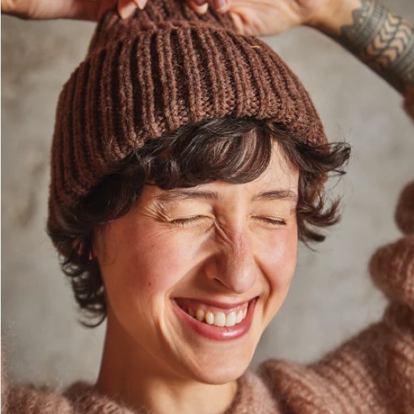 L’ENVERS IDA Wool Beanie (Chocolate) NEW - Picture 4 of 4